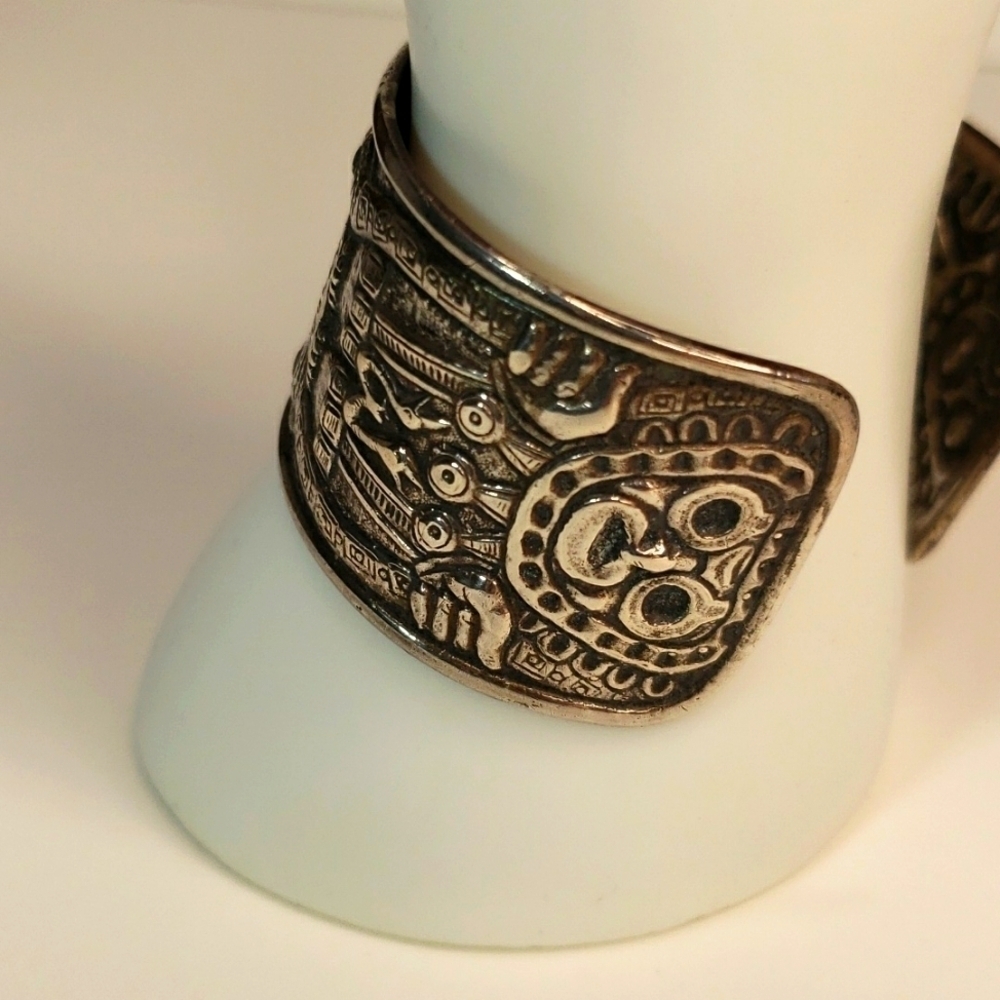 Vintage Sterling Silver Cuff Bracelet Inca Iconography Figures & Bird Decoration - Picture 3 of 9